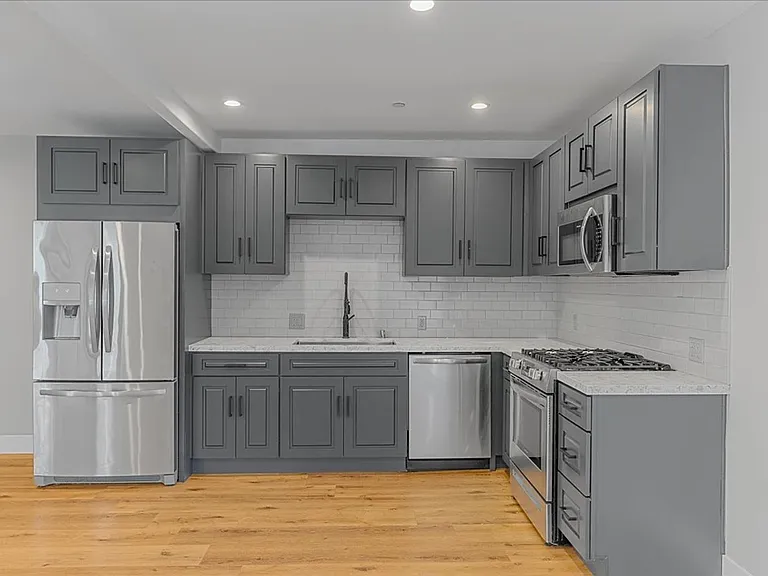 1182 West Blvd #C — Photo 3