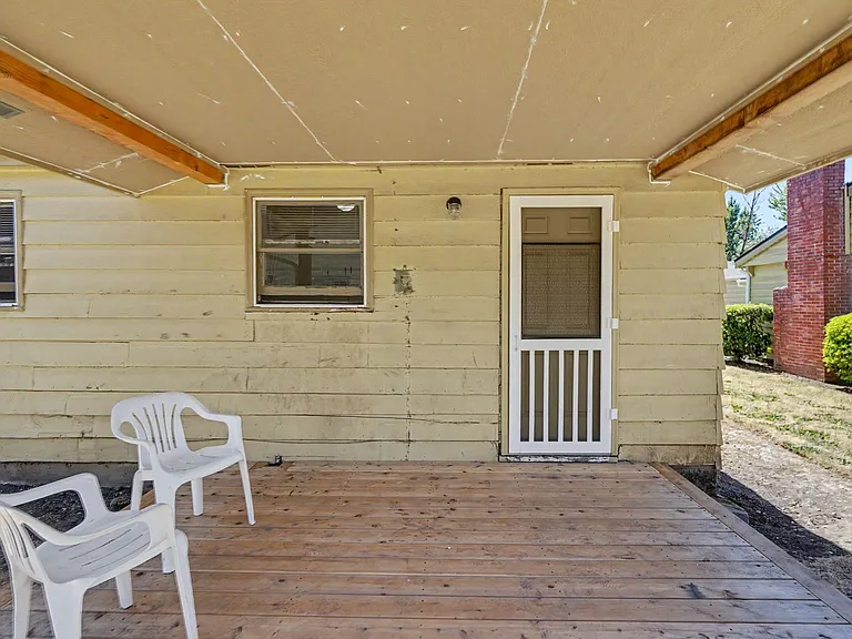 2519-2521 Hyde Ct SE — Photo 22