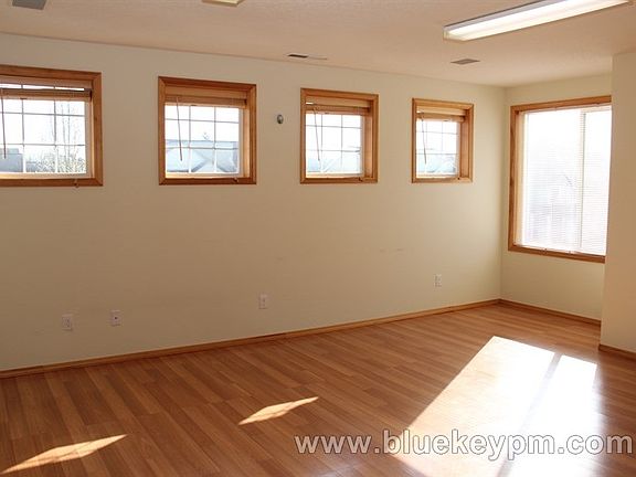 4th image of 11110 NE 103rd St
