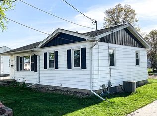 720 Dena St, Waterloo, IA 50702