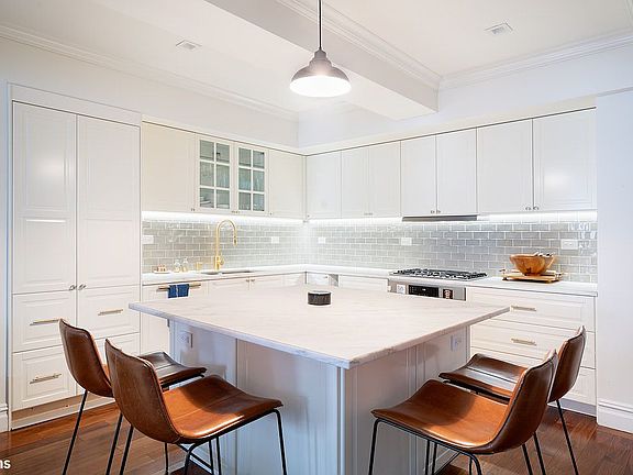3rd image of 360 Clinton Ave #2DE