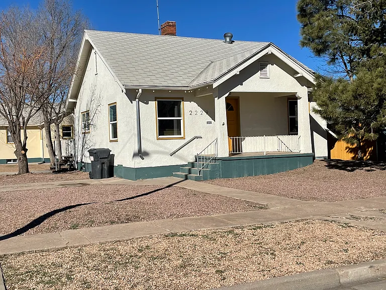 2229 Spruce St — Photo 3
