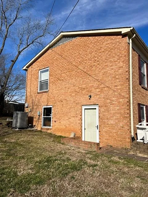 148 Heatherton Dr — Photo 2