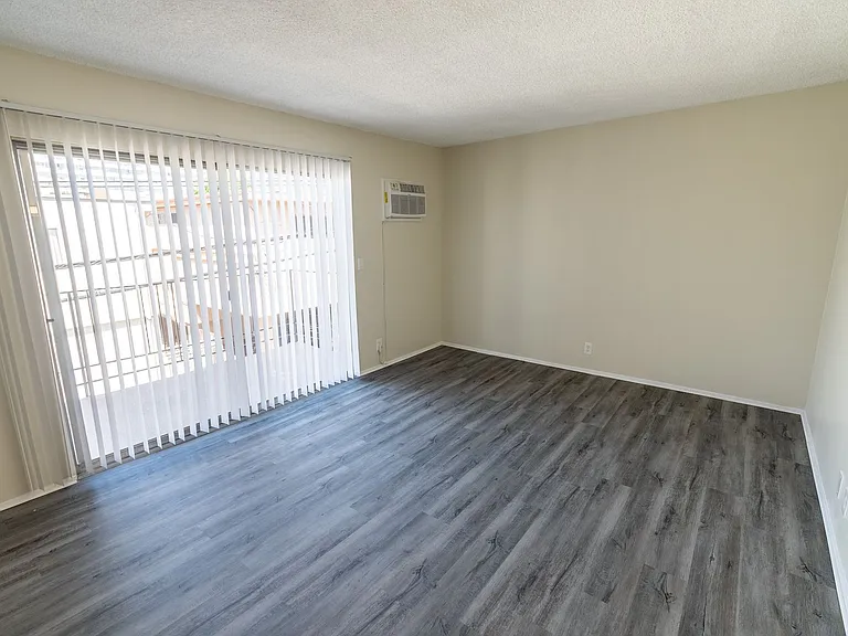 1275 Federal Ave — Photo 21