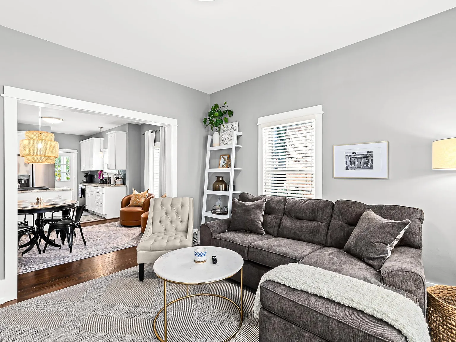 2 bed, 1103 sqft, $6,000 — Photo 2