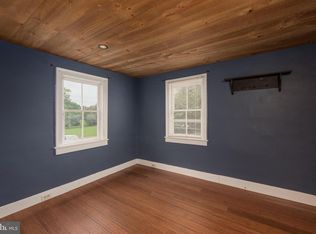 1049 Mount Joy Rd, Manheim, PA 17545