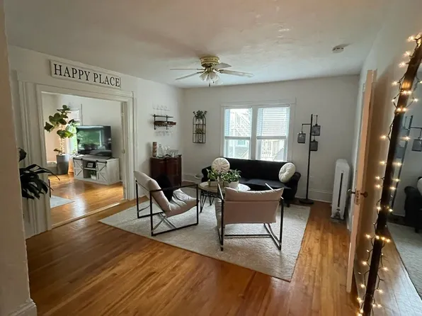19 Circuit Ave E #2, Worcester, MA 01603