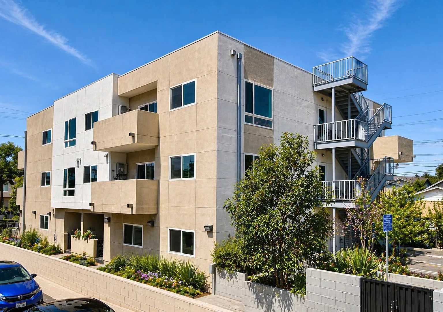 Compton Ave — Photo 2