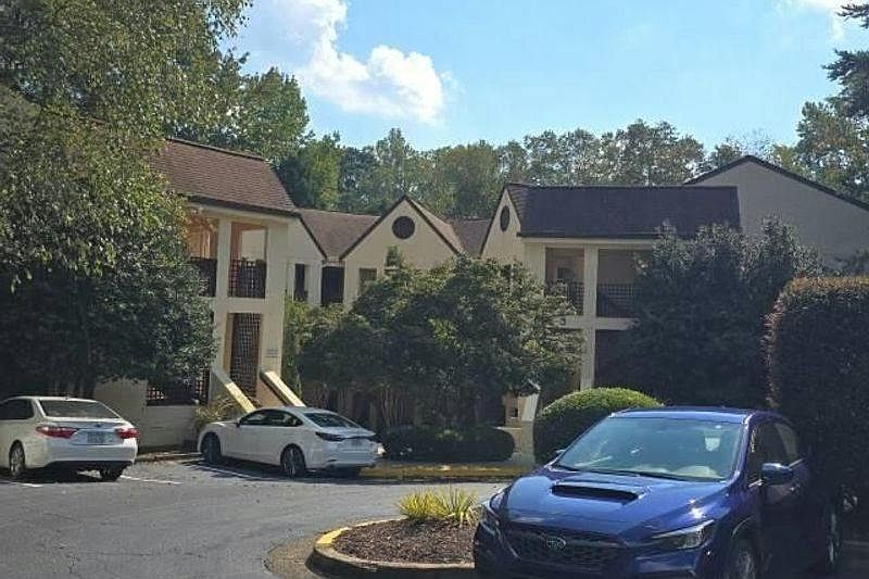 1st image of 453 Sherman Way