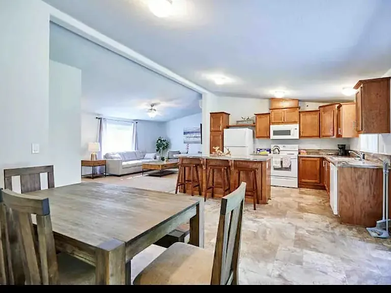 3629 E Harbor Rd — Photo 4