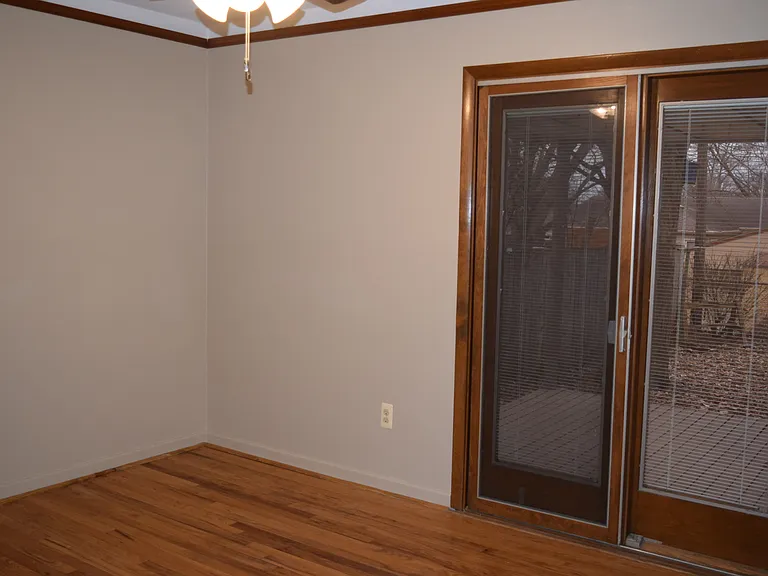1140 Hull Ave — Photo 9