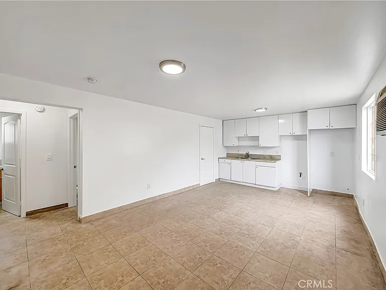 6827 Simpson Ave #4 — Photo 4