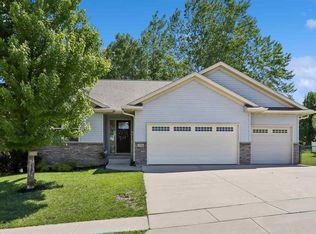 1936 Mackinaw Dr, Iowa City, IA 52245
