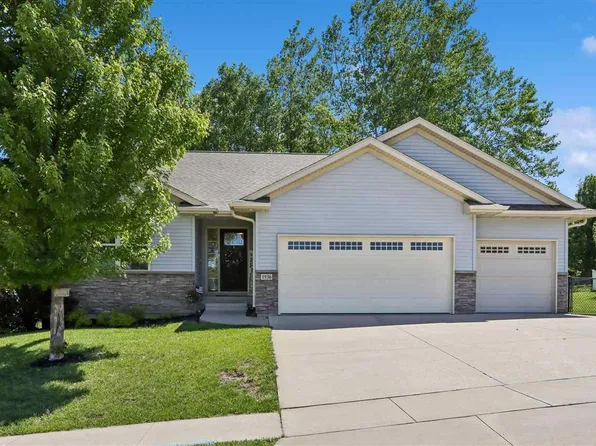 1936 Mackinaw Dr, Iowa City, IA 52245