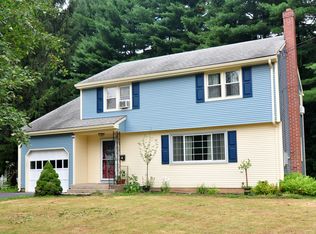 14 Puritan Dr, Bloomfield, CT 06002