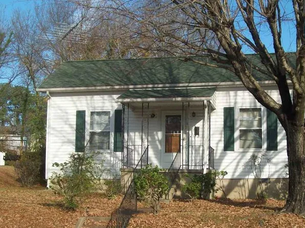 33 Schoolfield Dr, Danville, VA 24541