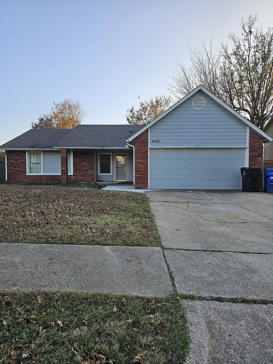 Building Photo - 4405 W Toledo St