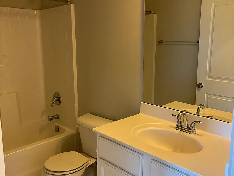 8925 Commons Townes Dr — Photo 13