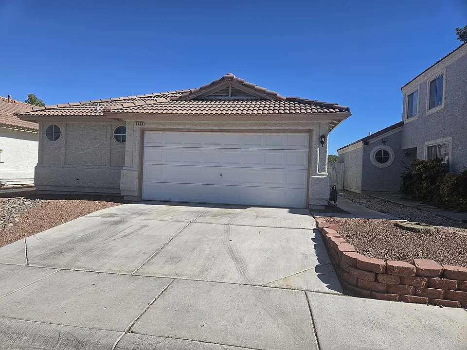 2728 Ironside Dr