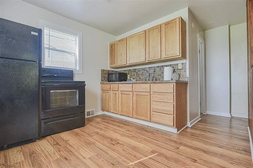 521 E Saint Patrick St — Photo 2