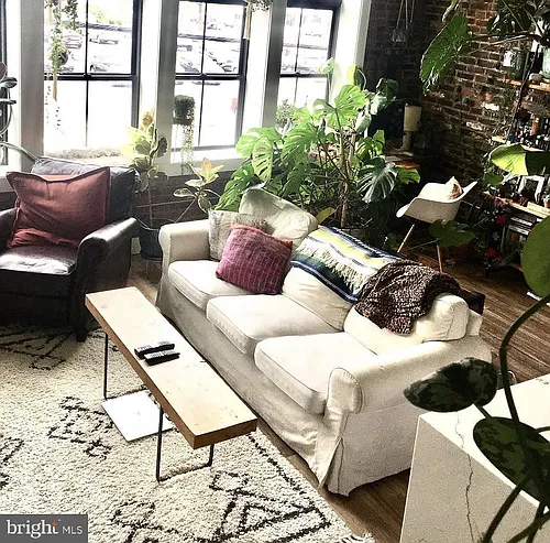 618 N Front St #2F Photo 1