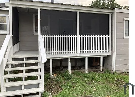1927 Acacia Ave — Photo 1
