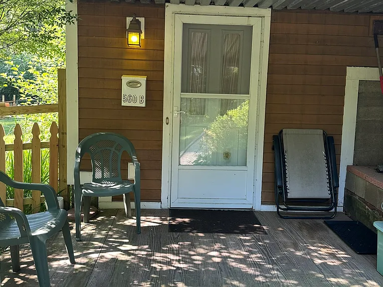 560B S East St — Photo 3