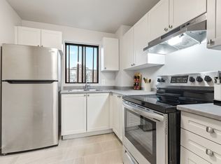 Saratoga Place, Ottawa, ON K1T 1W4
