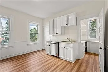 2 bed, 1.0 bath, 1300 sqft, $2,800 — Photo 2