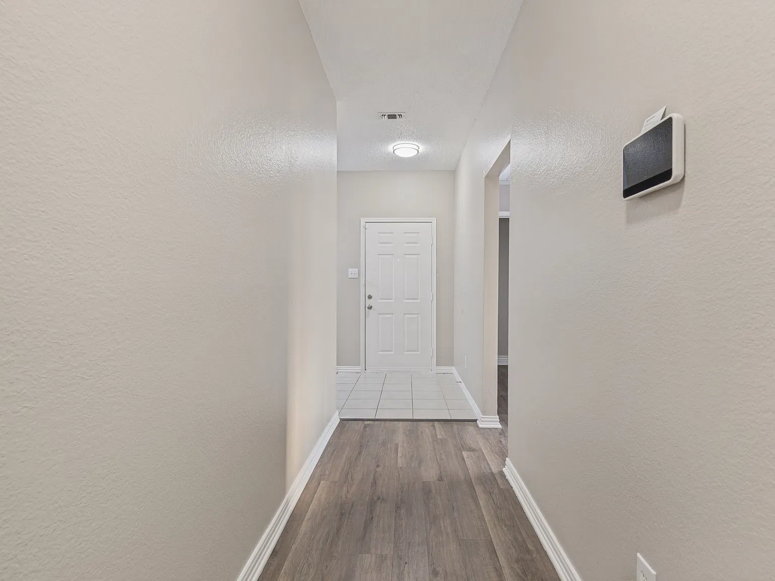 3 bed, 1439 sqft, $1,950 — Photo 4