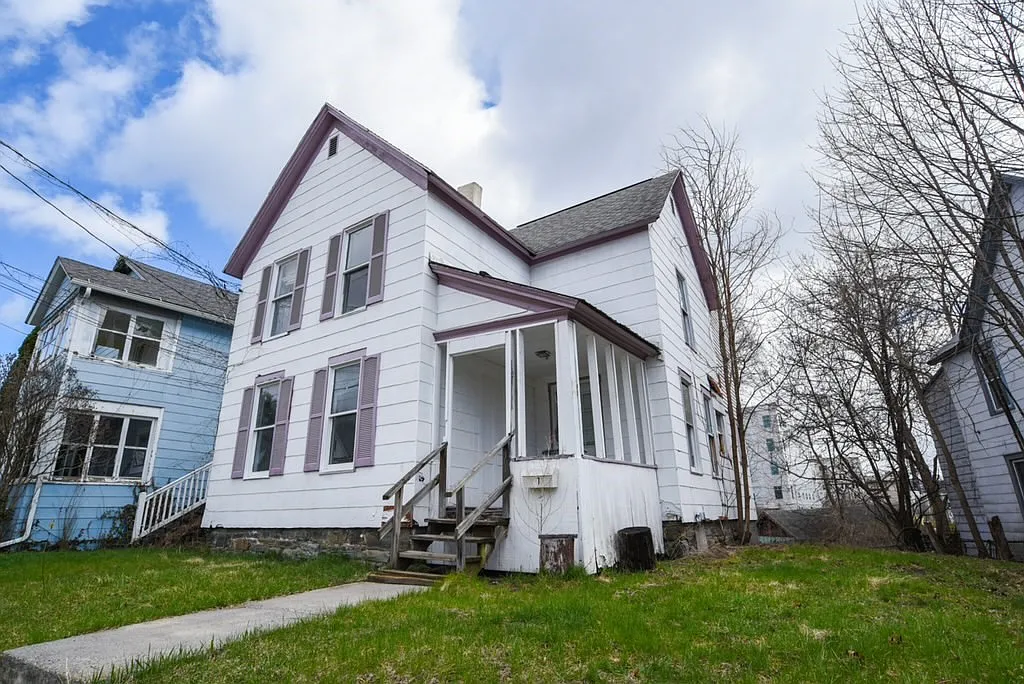 71 Saint Charles St photo 1