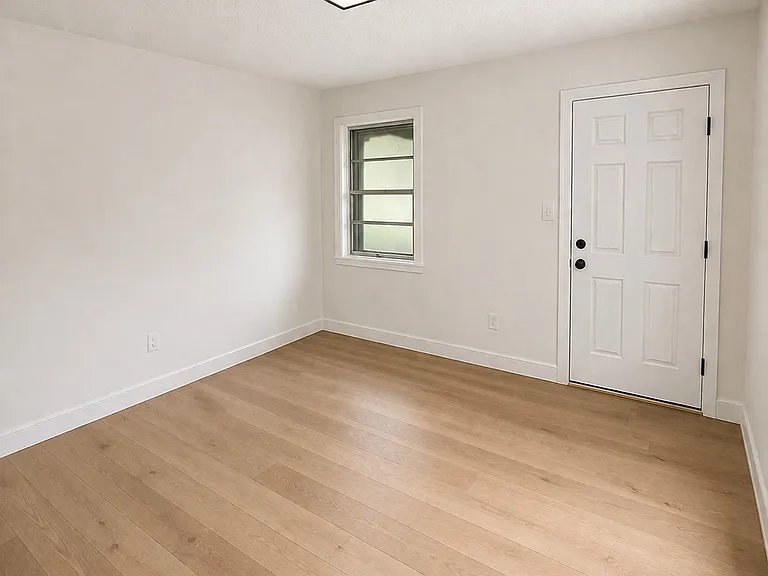 2499 Heard Ave #1 — Photo 7