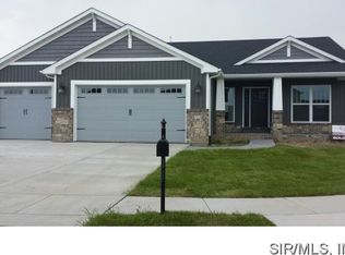 723 W 5th St, Saint Jacob, IL 62281