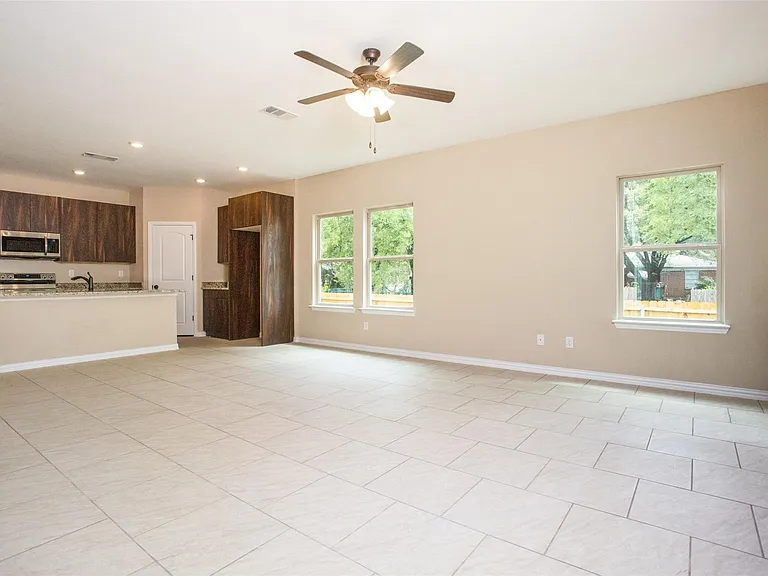 134 Canales Cir — Photo 9