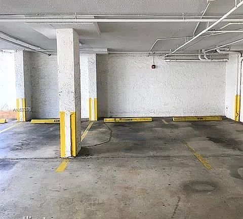 5th image of 1580 West Ave