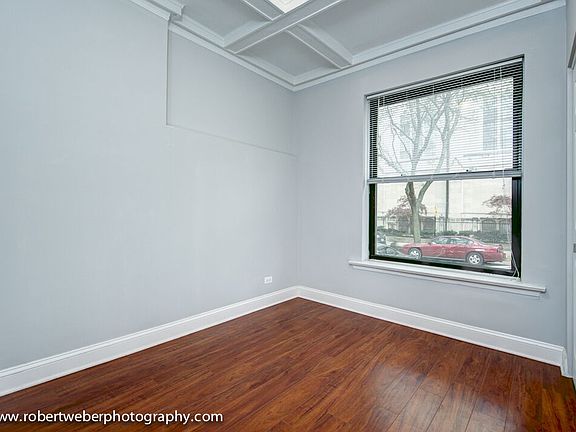 2nd image of 1205 W Catalpa Ave APT 2