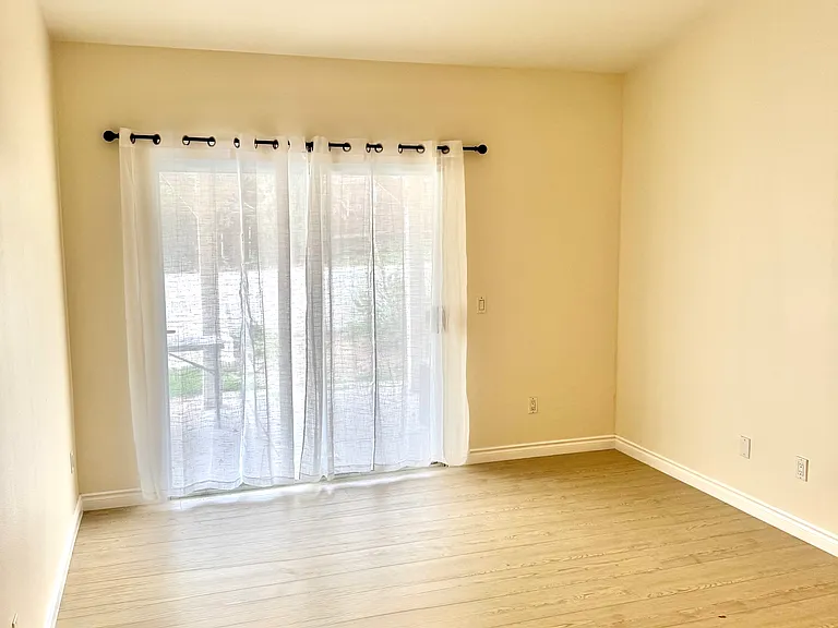 15376 Sandhurst St — Photo 7