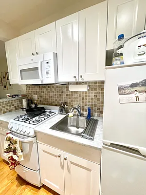 Rented by Compass | media 10