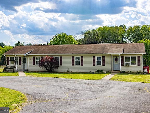 3rd image of 7722 Sharpsburg Pike