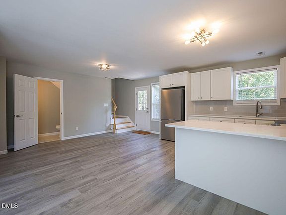 2nd image of 255 Erwin Rd #A/b