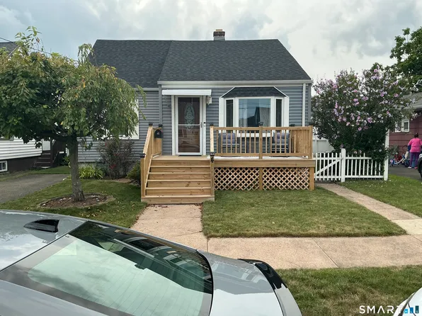 4 Elm Court, East Haven, CT 06512