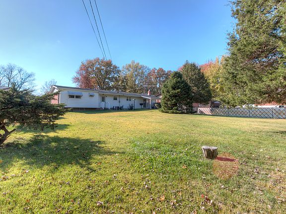 4th image of 627 Twig Ln