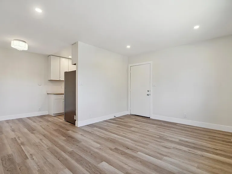 3441 Laguna Ave #2 — Photo 16