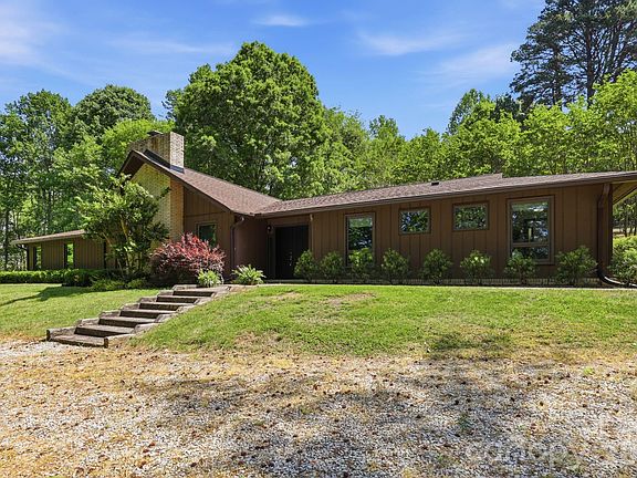 8th image of 855 Edmiston Rd