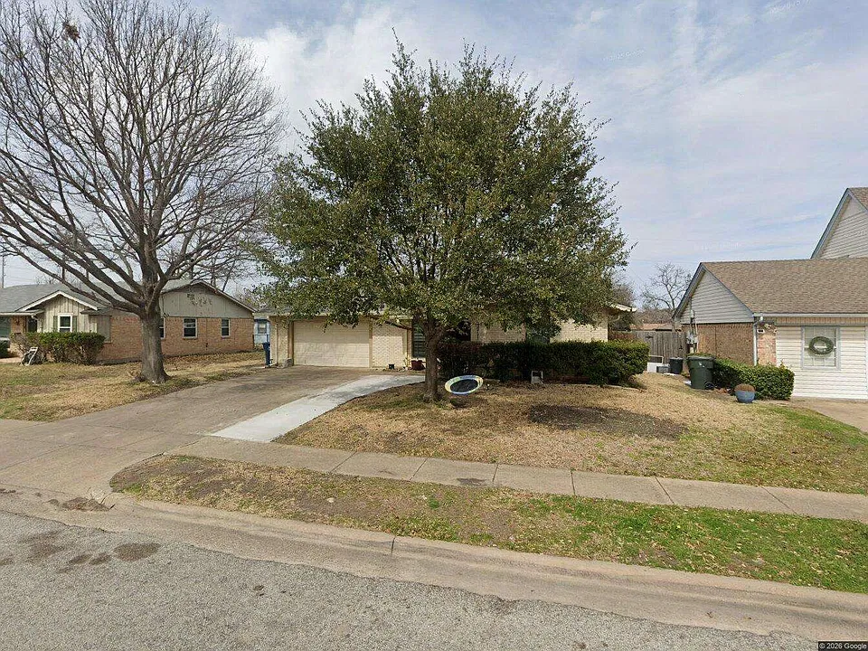 2329 Royal Dr