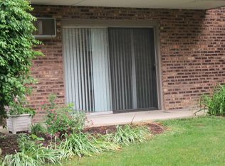 2433 Spring St APT 4202, Woodridge, IL 60517