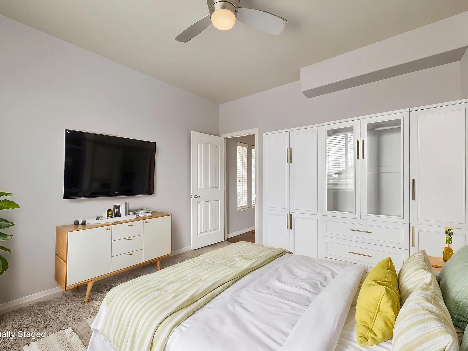 6 bed, 3530 sqft, $3,250 — Photo 3