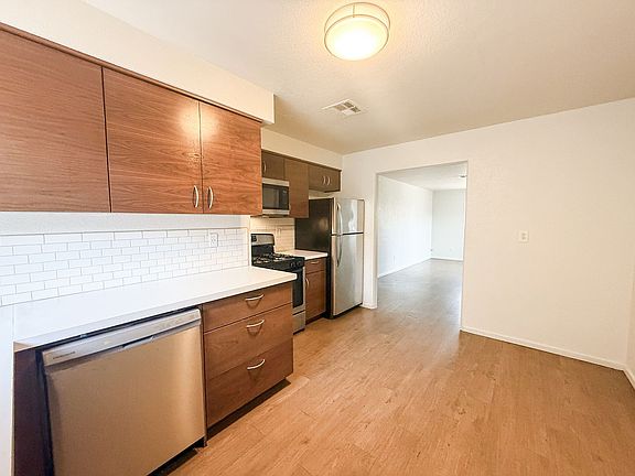 5th image of 4415-4420 N 8th Ave #4420-12