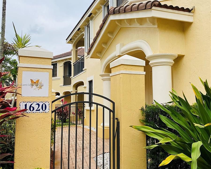 1st image of 1620 Passion Vine Cir #29-1