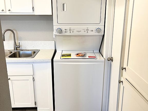 3rd image of 6420 Casada Way #31